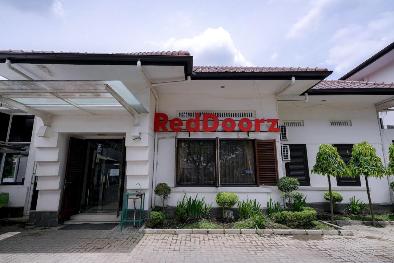 Reddoorz @ Avros Guest House Medan Zewnętrze zdjęcie