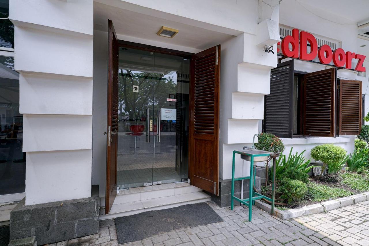 Reddoorz @ Avros Guest House Medan Zewnętrze zdjęcie