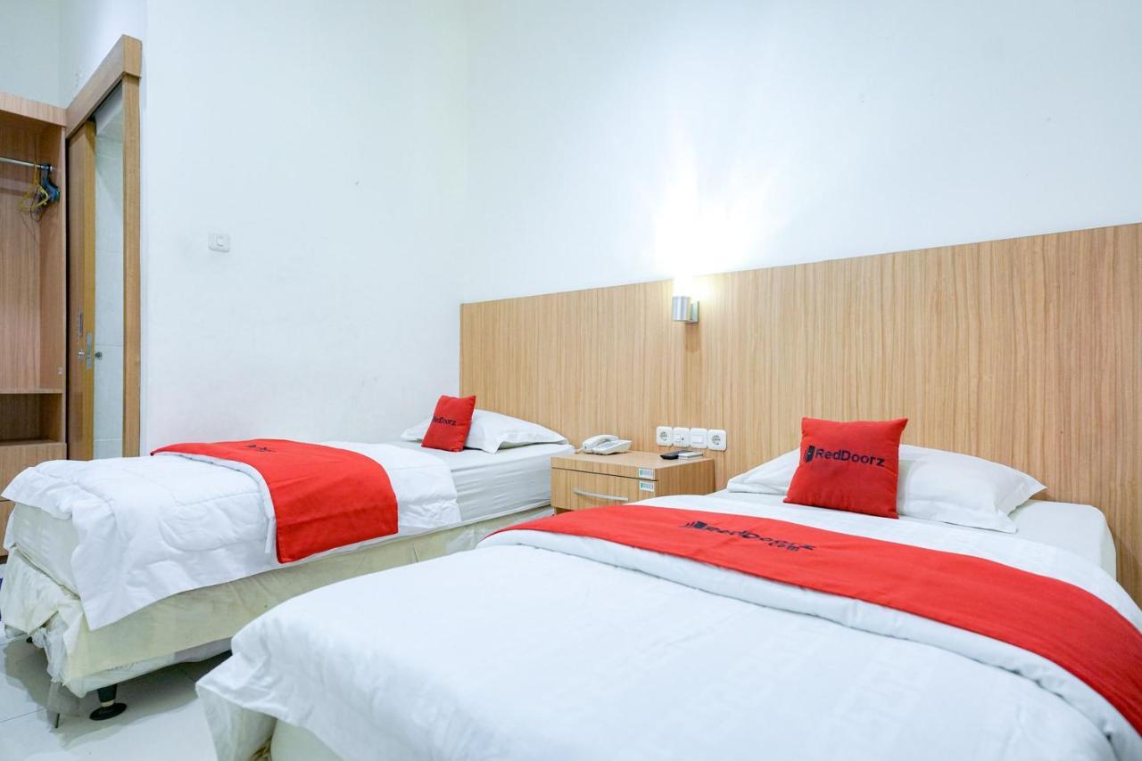Reddoorz @ Avros Guest House Medan Zewnętrze zdjęcie